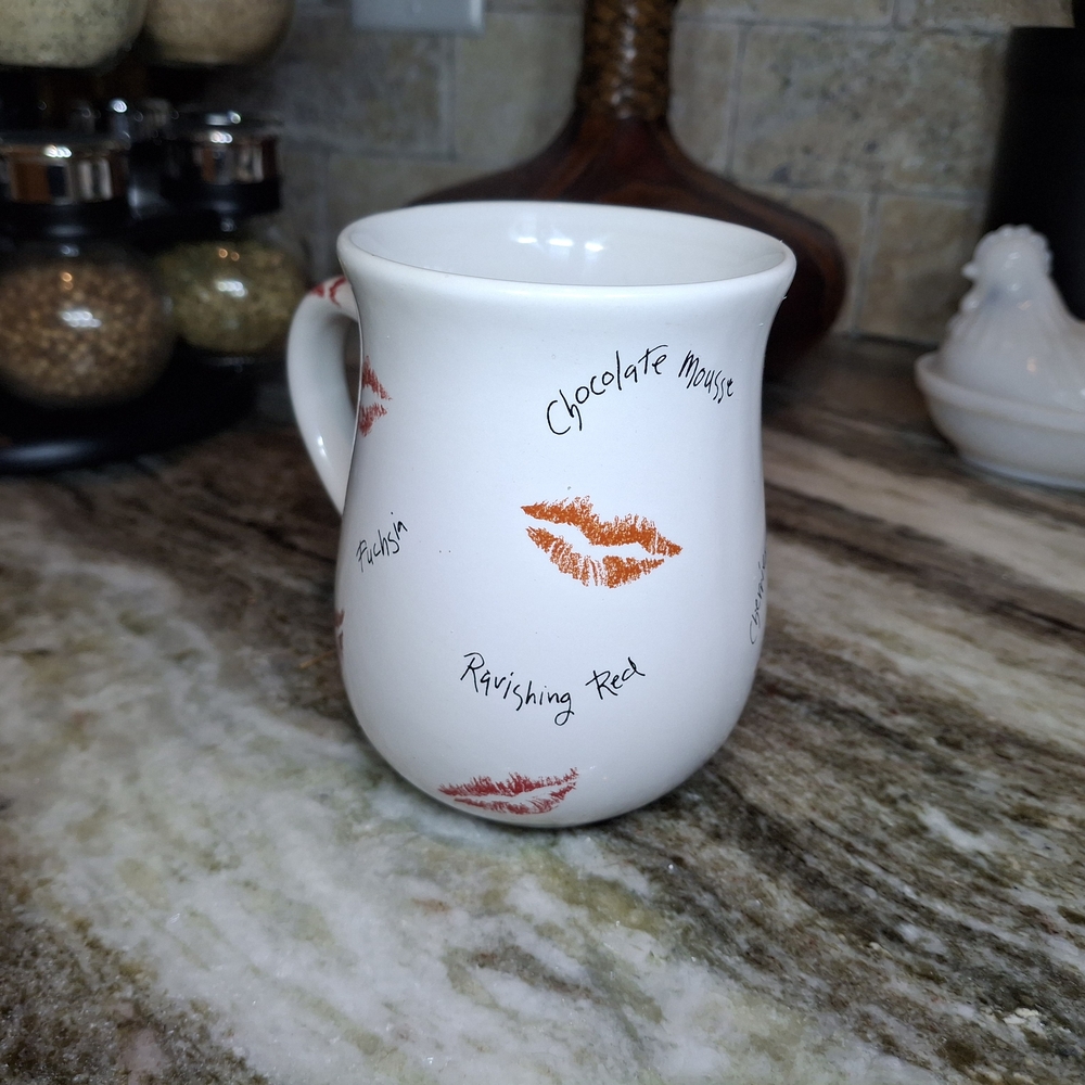 Mary Kay Kisses Shades of Red Lipstick Kisses Lip Prints Coffee Tea Mug Cup - Picture 3 of 8